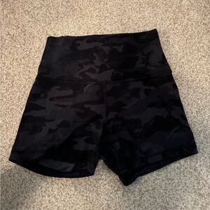 Lululemon Camo Align Shorts 4” Size 6